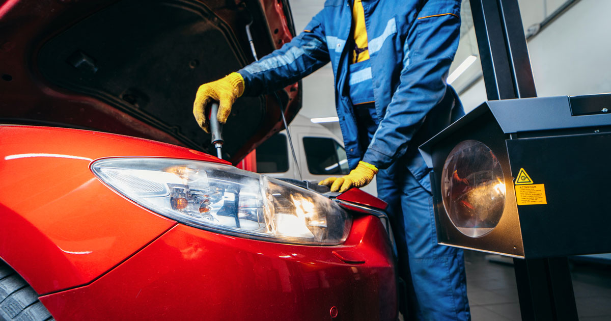 Beleuchtung im Winter – alles Wichtige über Scheinwerferpflege & Lichttests